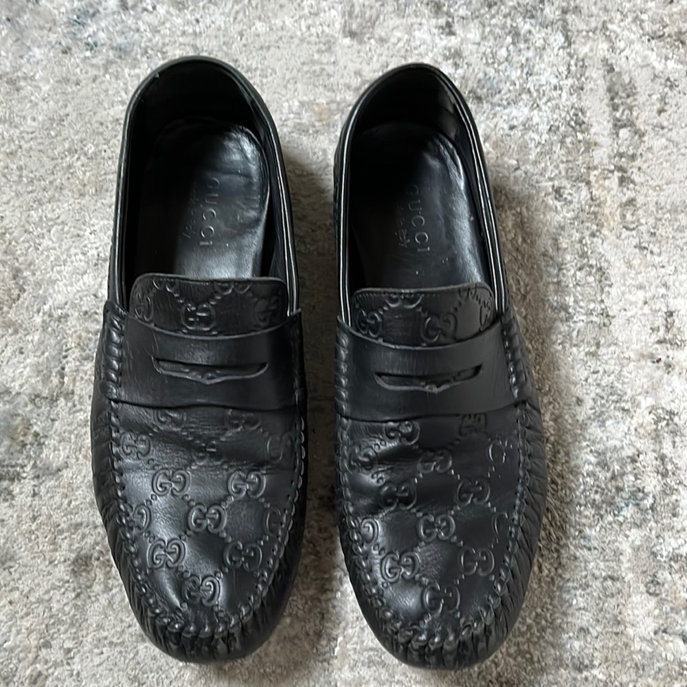 Preowned mens logo Gucci loafers